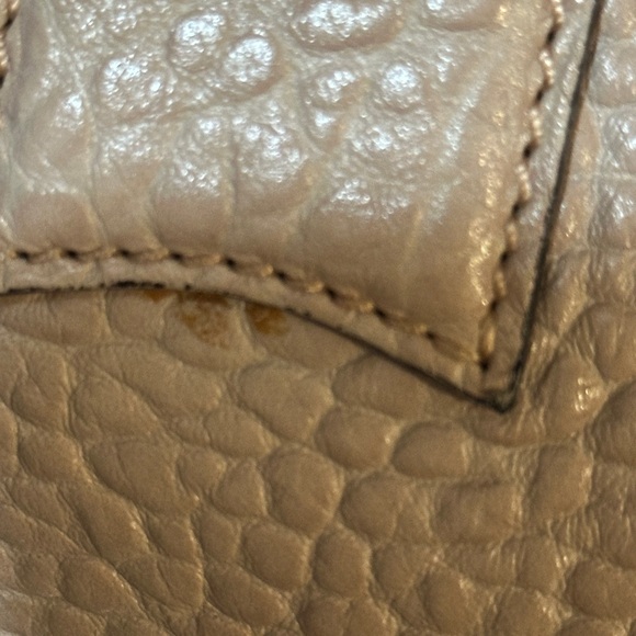 Burberry Orchard Cream Heritage Grain Leather bonus Burberry GWP Passport Holder - Picture 10 of 15